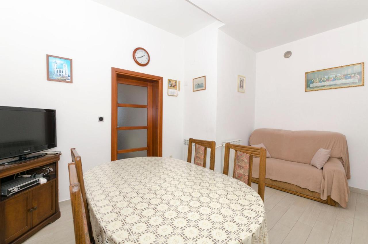 Apartment Eva P. Primošten Eksteriør billede